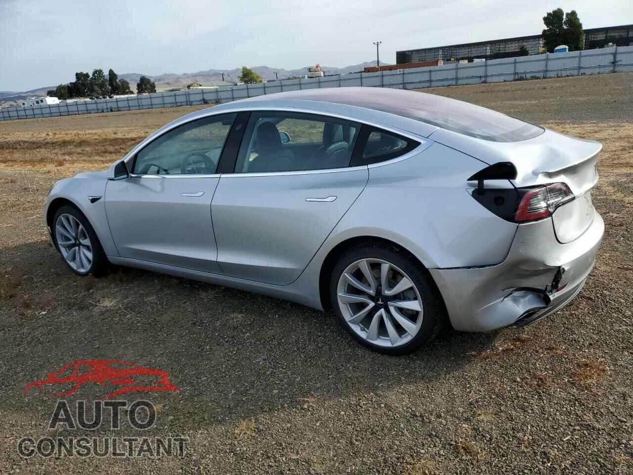 TESLA MODEL 3 2018 - 5YJ3E1EA4JF006165