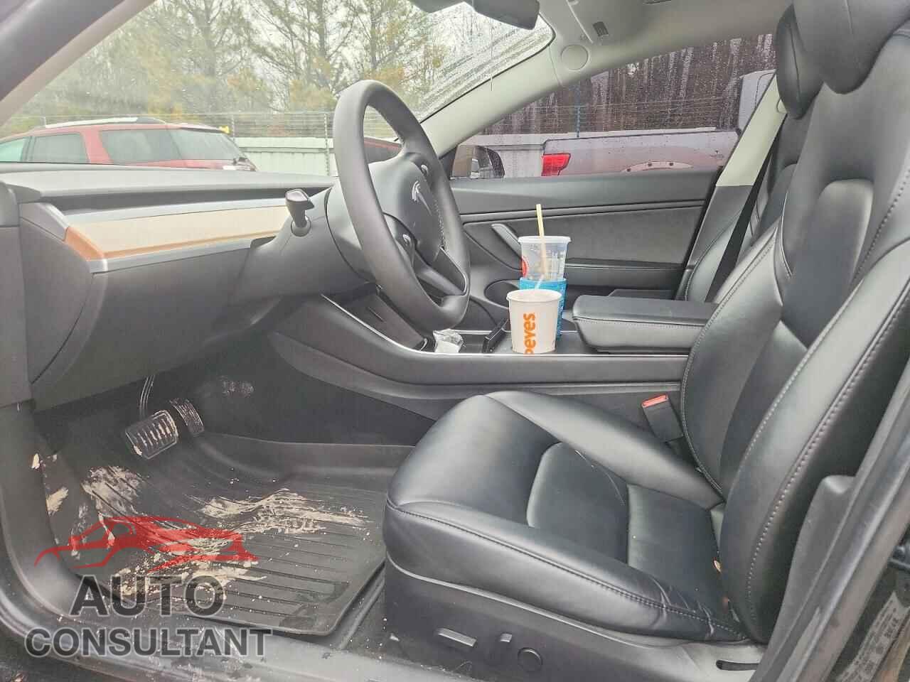 TESLA MODEL 3 2019 - 5YJ3E1EB5KF385557