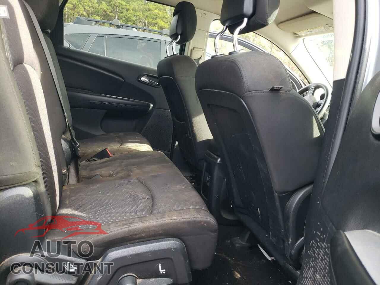 DODGE JOURNEY 2015 - 3C4PDCBG8FT743077