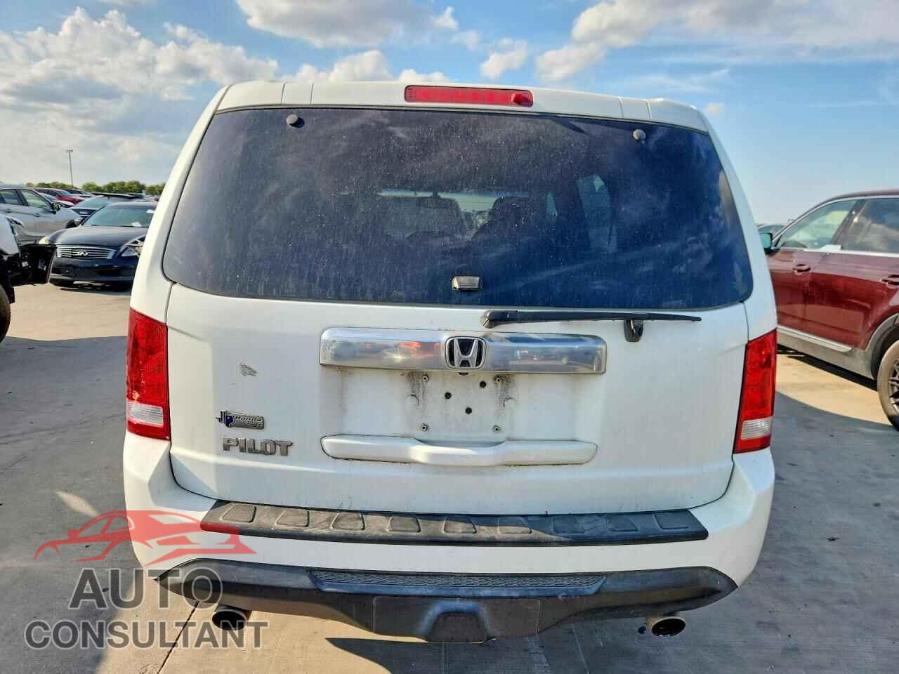 HONDA PILOT 2015 - 5FNYF3H57FB027970