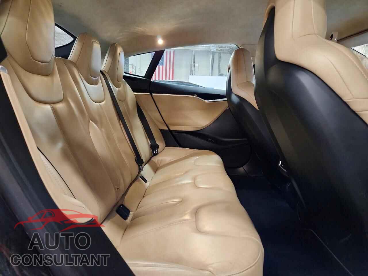 TESLA MODEL S 2015 - 5YJSA1E28FF118670
