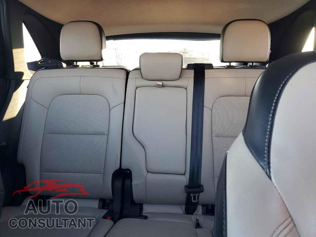 FORD ESCAPE 2020 - 1FMCU0H65LUA72718