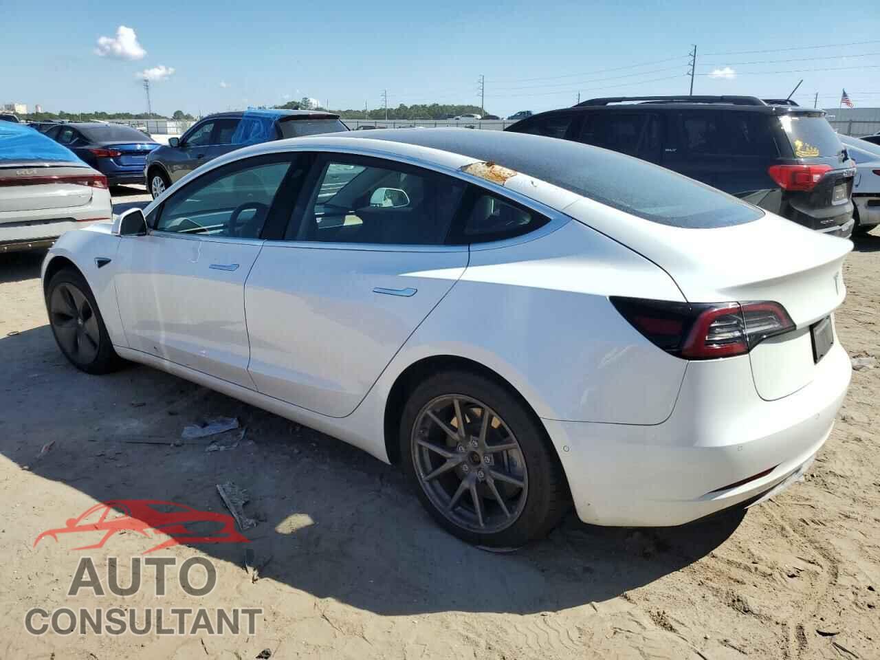 TESLA MODEL 3 2018 - 5YJ3E1EB0JF108572