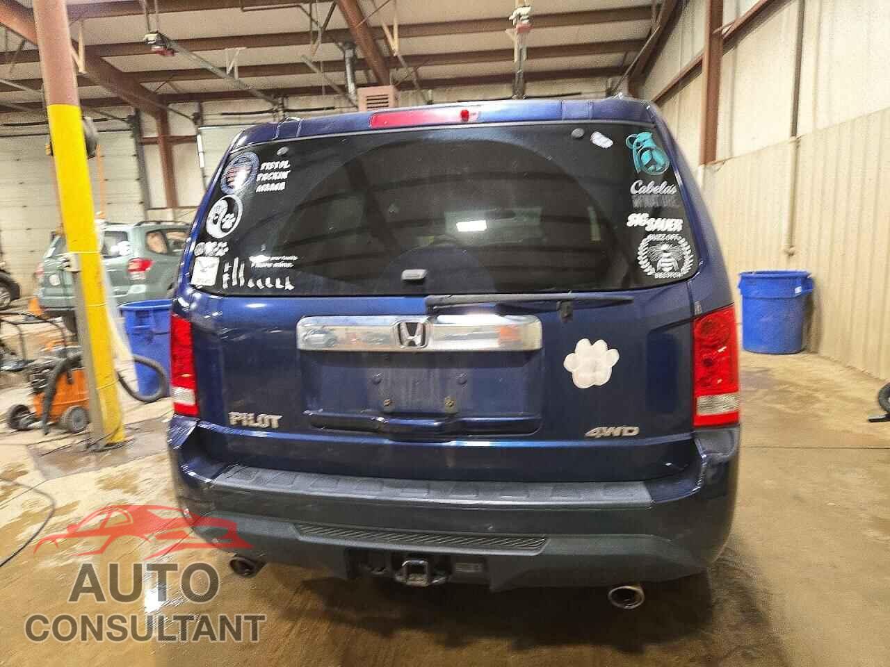 HONDA PILOT 2015 - 5FNYF4H44FB006068