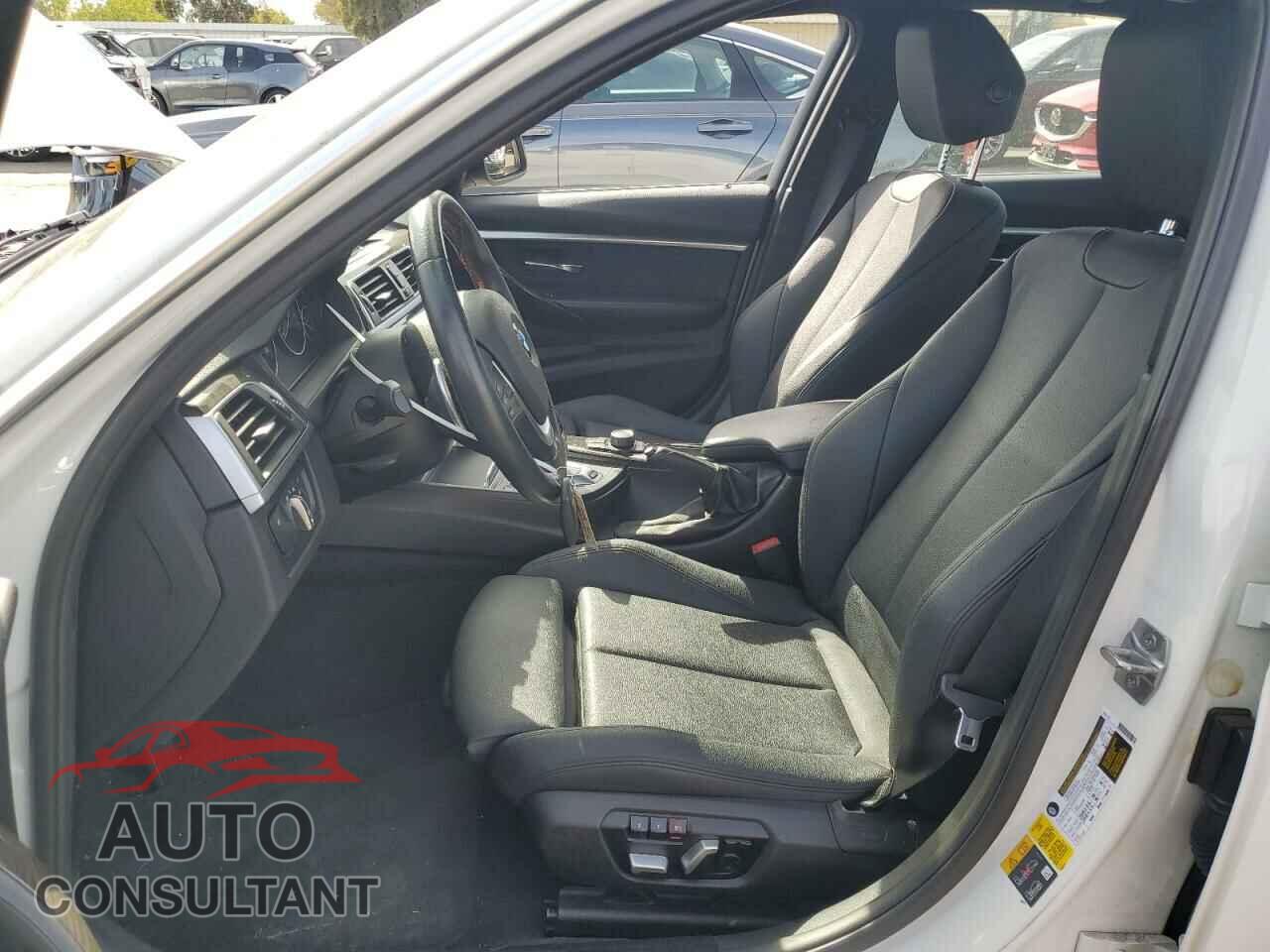 BMW 3 SERIES 2018 - WBA8E1C52JA159595