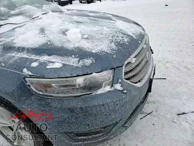 FORD TAURUS 2018 - 1FAHP2E85JG136518