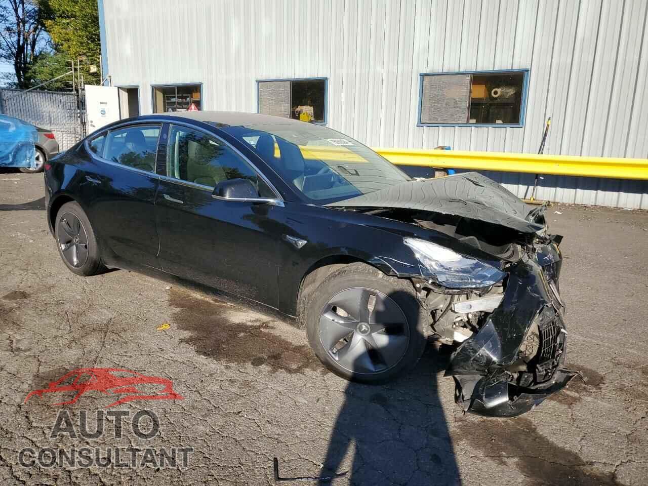 TESLA MODEL 3 2018 - 5YJ3E1EAXJF157155