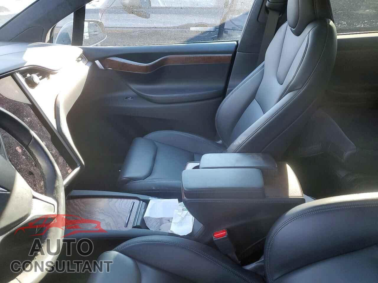 TESLA MODEL X 2020 - 5YJXCDE26LF262344