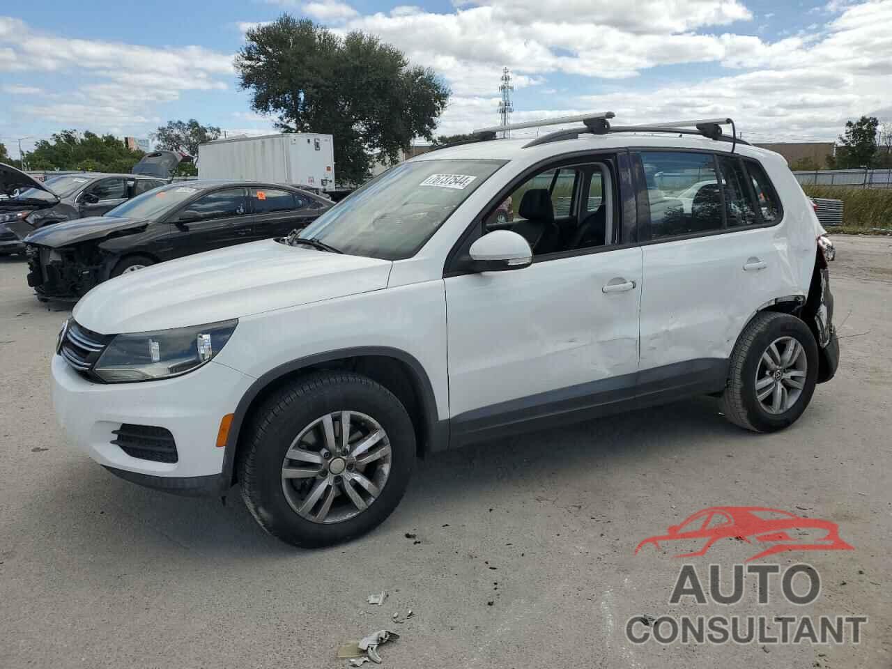 VOLKSWAGEN TIGUAN 2016 - WVGAV7AX7GW558263