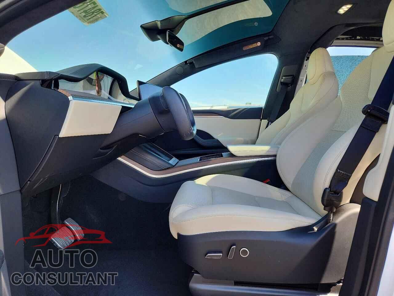 TESLA MODEL X 2023 - 7SAXCBE5XPF385023