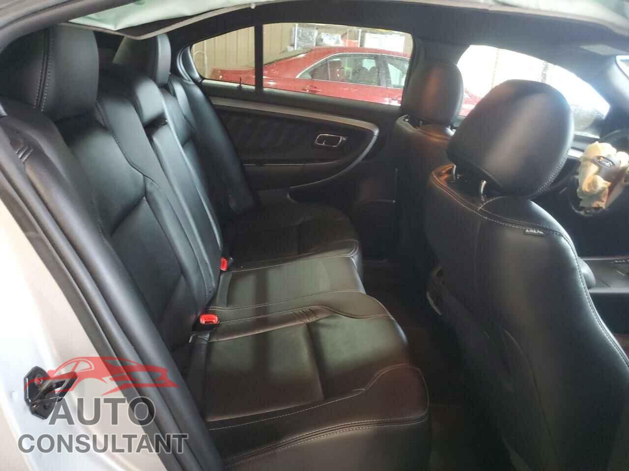 FORD TAURUS 2017 - 1FAHP2E86HG120564