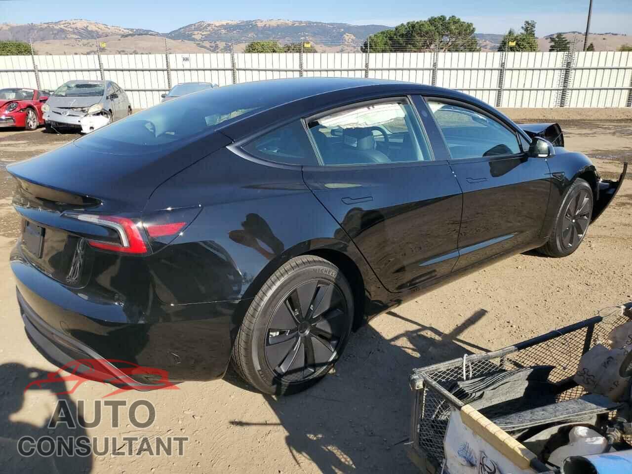 TESLA MODEL 3 2025 - 5YJ3E1EA0SF883754