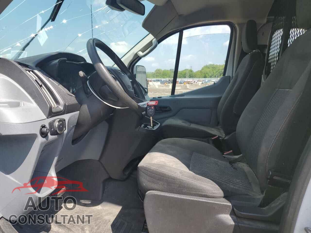 FORD TRANSIT 2019 - 1FTYR1YM0KKB01231