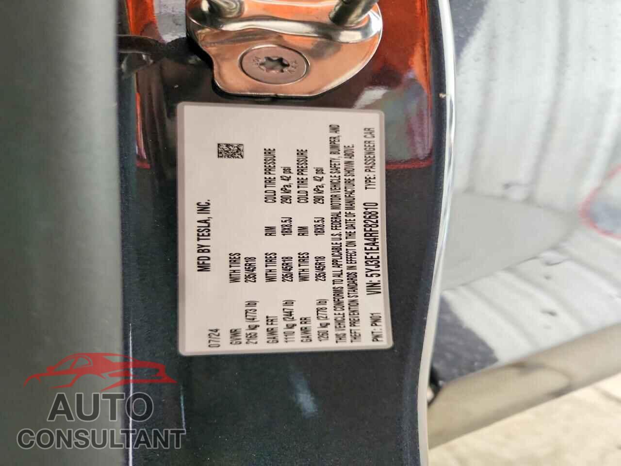 TESLA MODEL 3 2024 - 5YJ3E1EA4RF826810