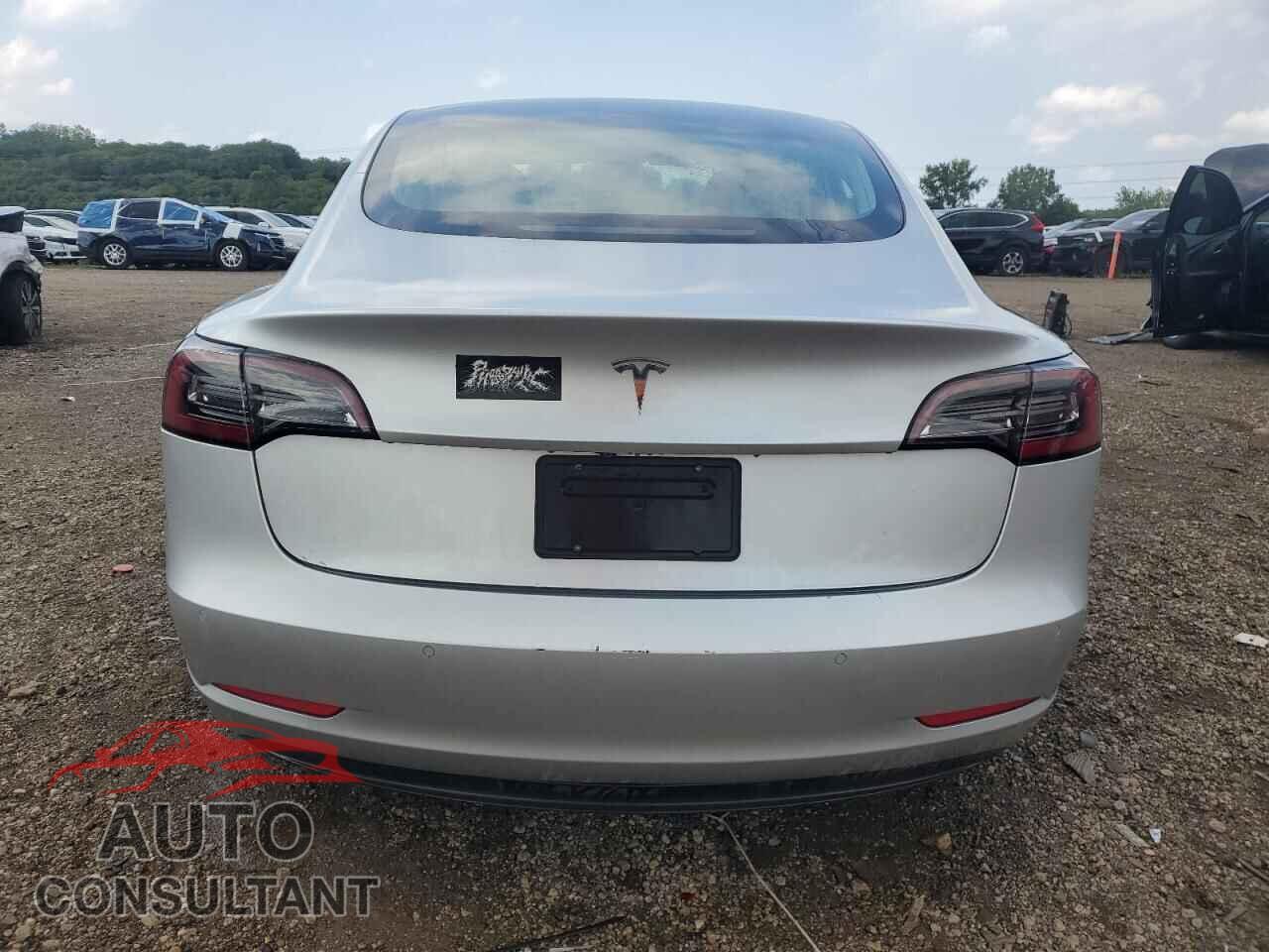 TESLA MODEL 3 2018 - 5YJ3E1EA2JF011610