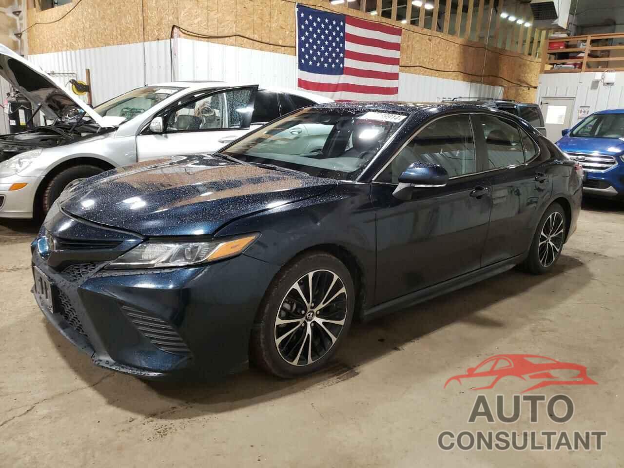 TOYOTA CAMRY 2018 - 4T1B11HK7JU610291