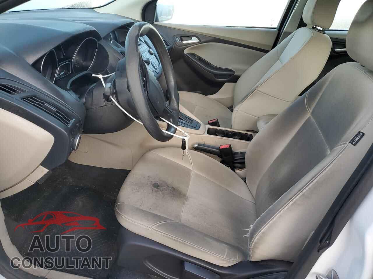 FORD FOCUS 2016 - 1FADP3F27GL386549