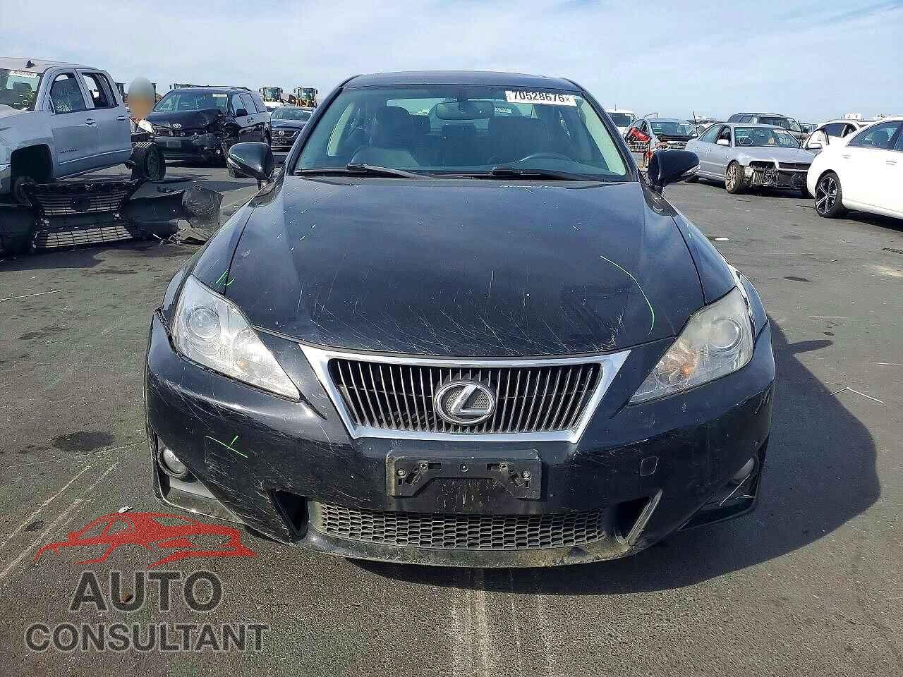 LEXUS IS 2011 - JTHBF5C24B5130093