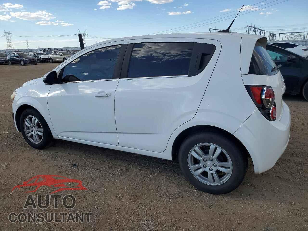 CHEVROLET SONIC 2014 - 1G1JC6SG8E4238096