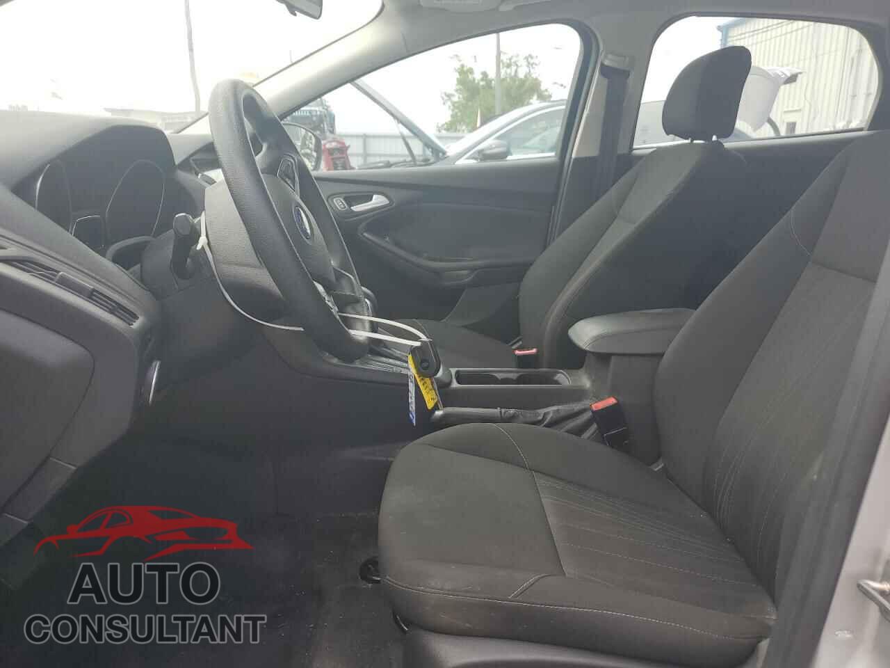FORD FOCUS 2017 - 1FADP3M22HL312332