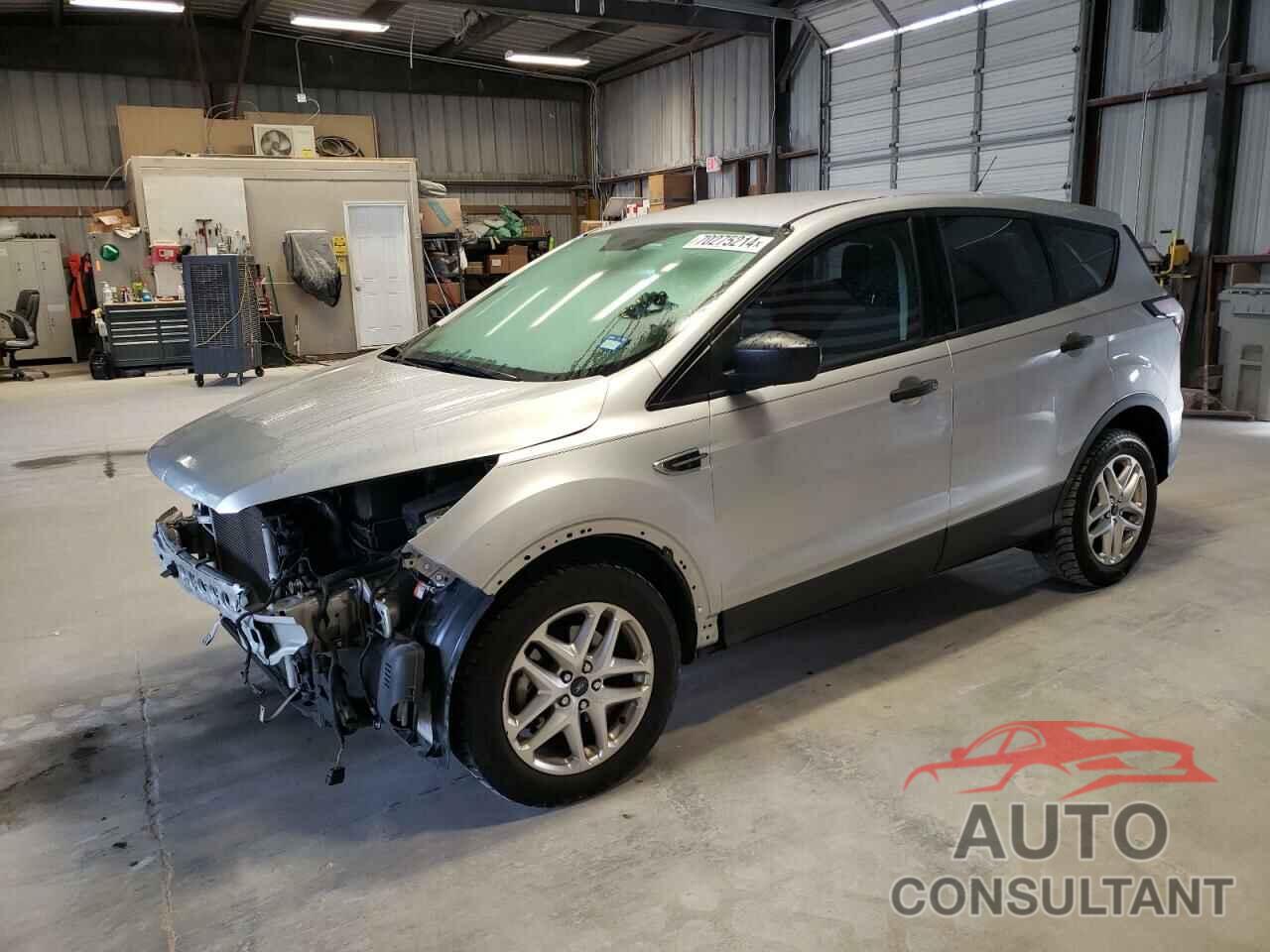 FORD ESCAPE 2017 - 1FMCU0F72HUA38822