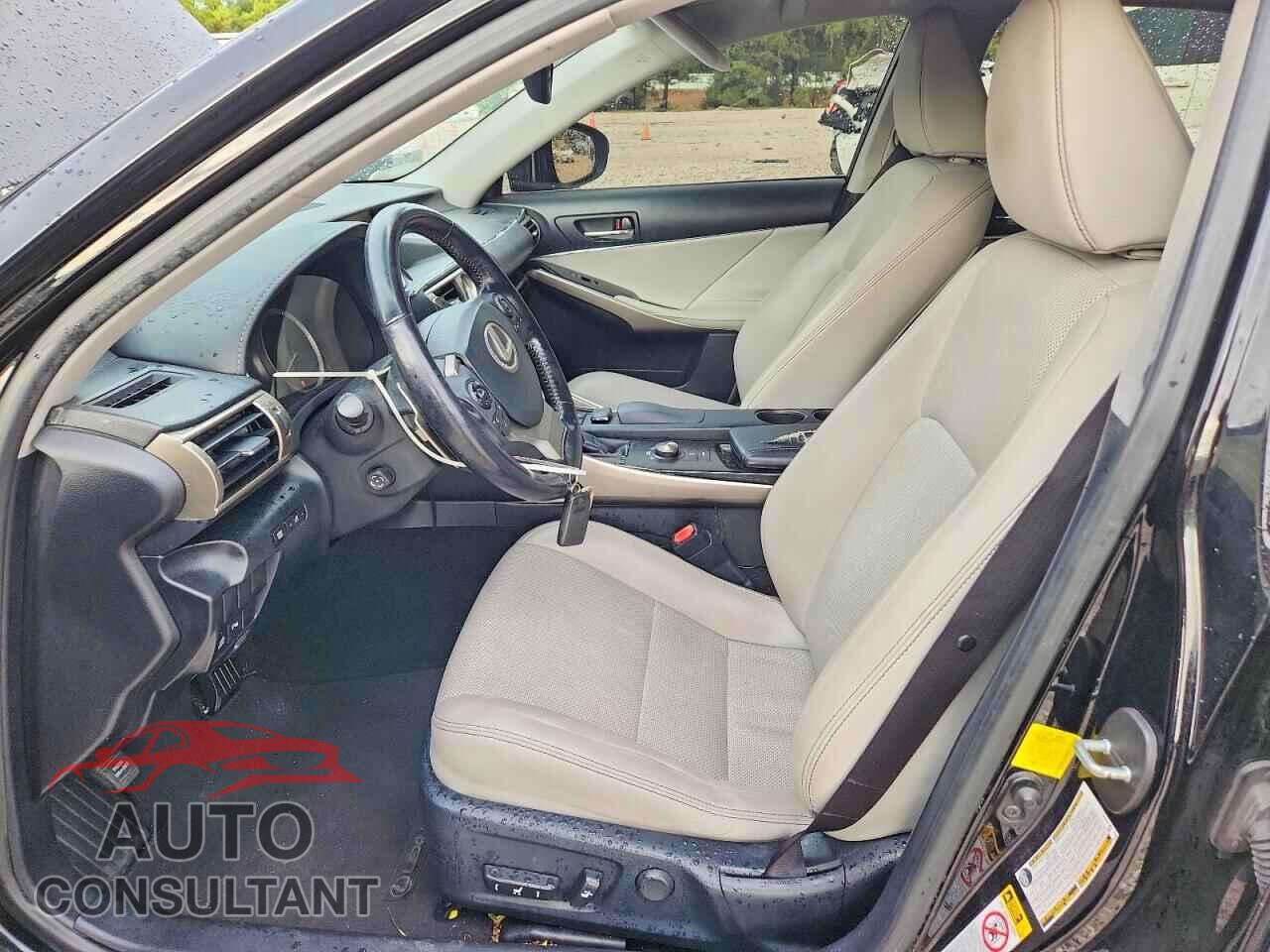 LEXUS IS 2016 - JTHBA1D23G5010217