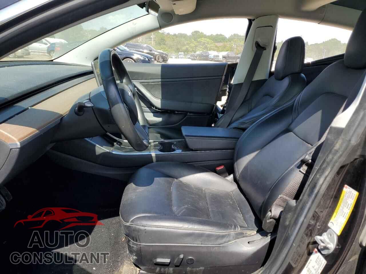 TESLA MODEL 3 2018 - 5YJ3E1EB0JF070521