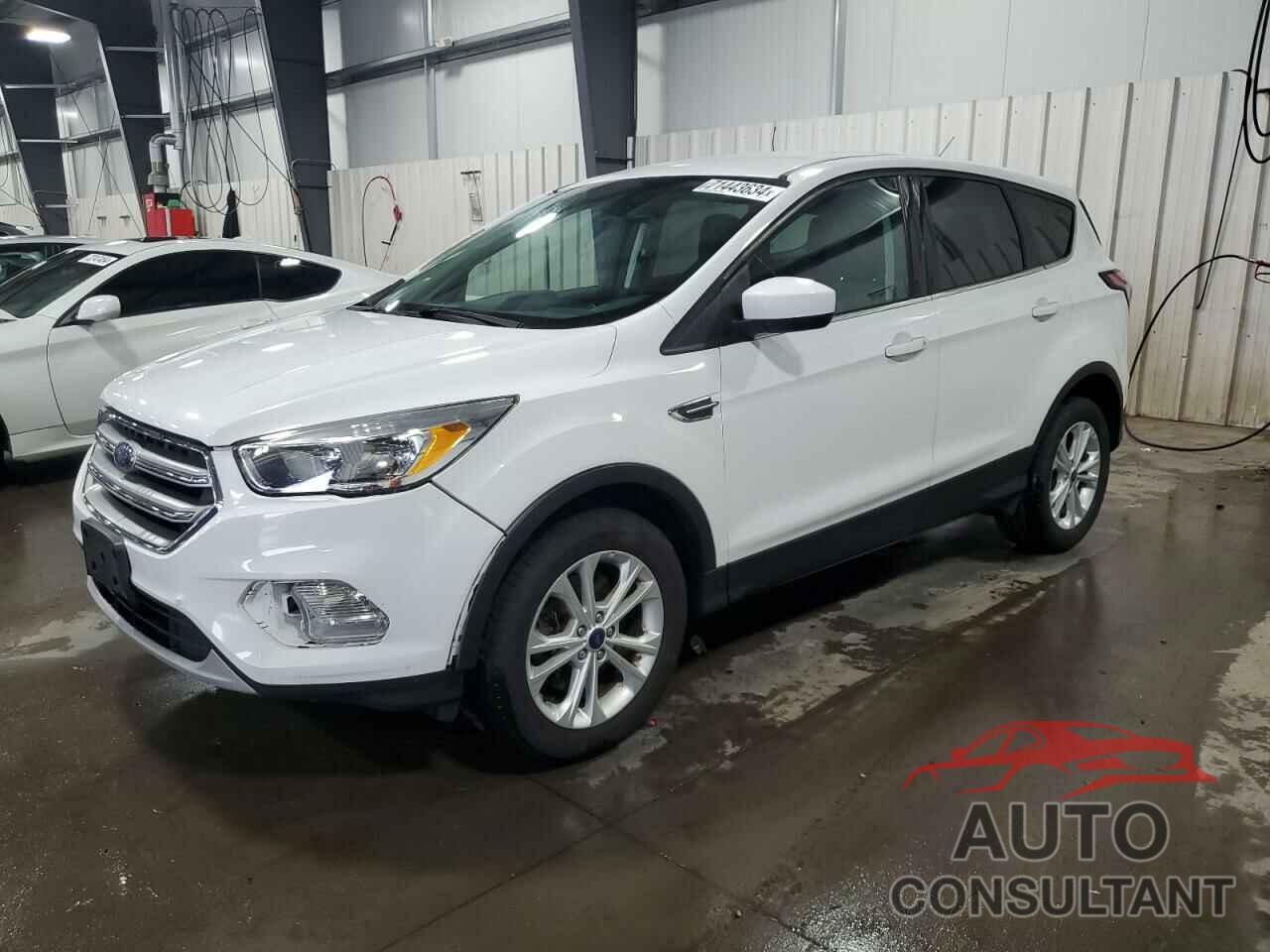 FORD ESCAPE 2017 - 1FMCU9GD3HUE37697