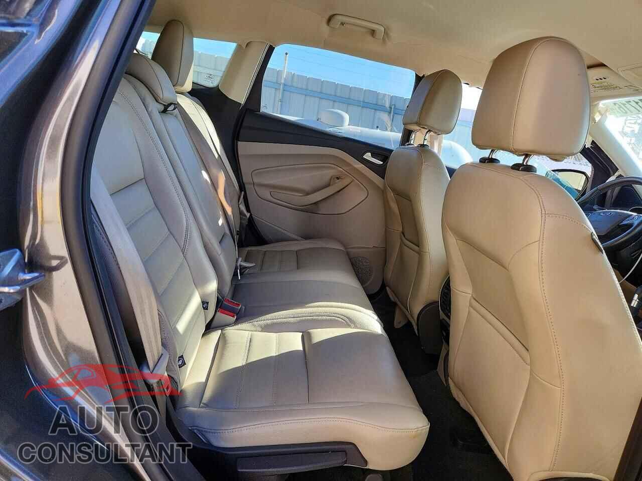 FORD ESCAPE 2017 - 1FMCU9JD2HUC26323