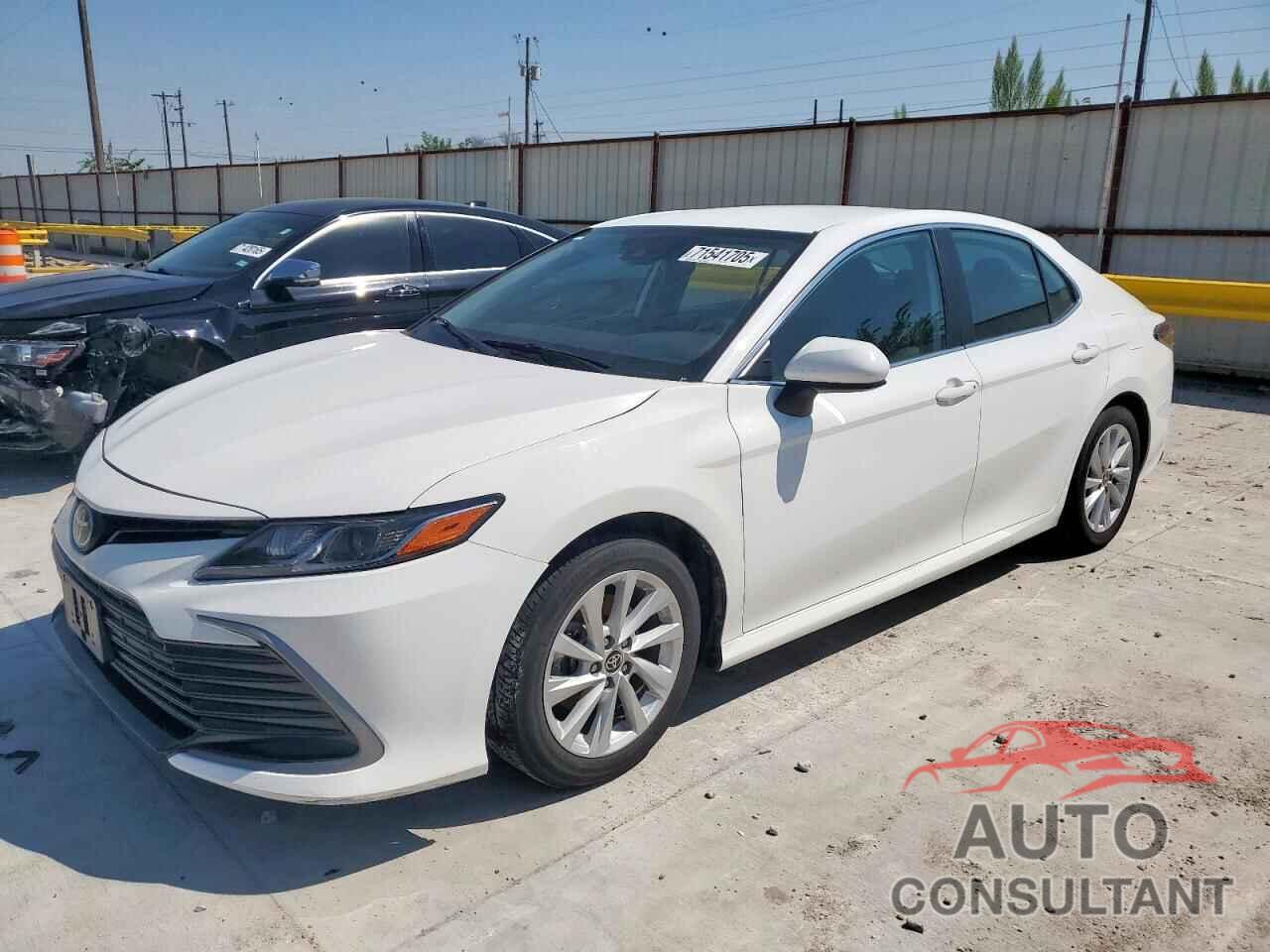 TOYOTA CAMRY 2022 - 4T1C11AK7NU075855