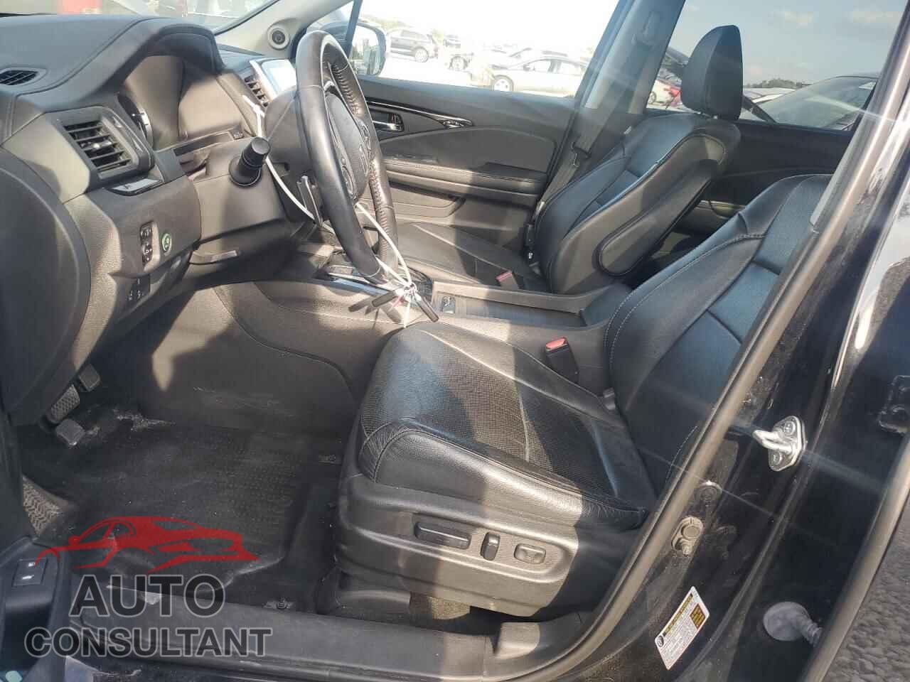 HONDA PILOT 2017 - 5FNYF6H09HB065967