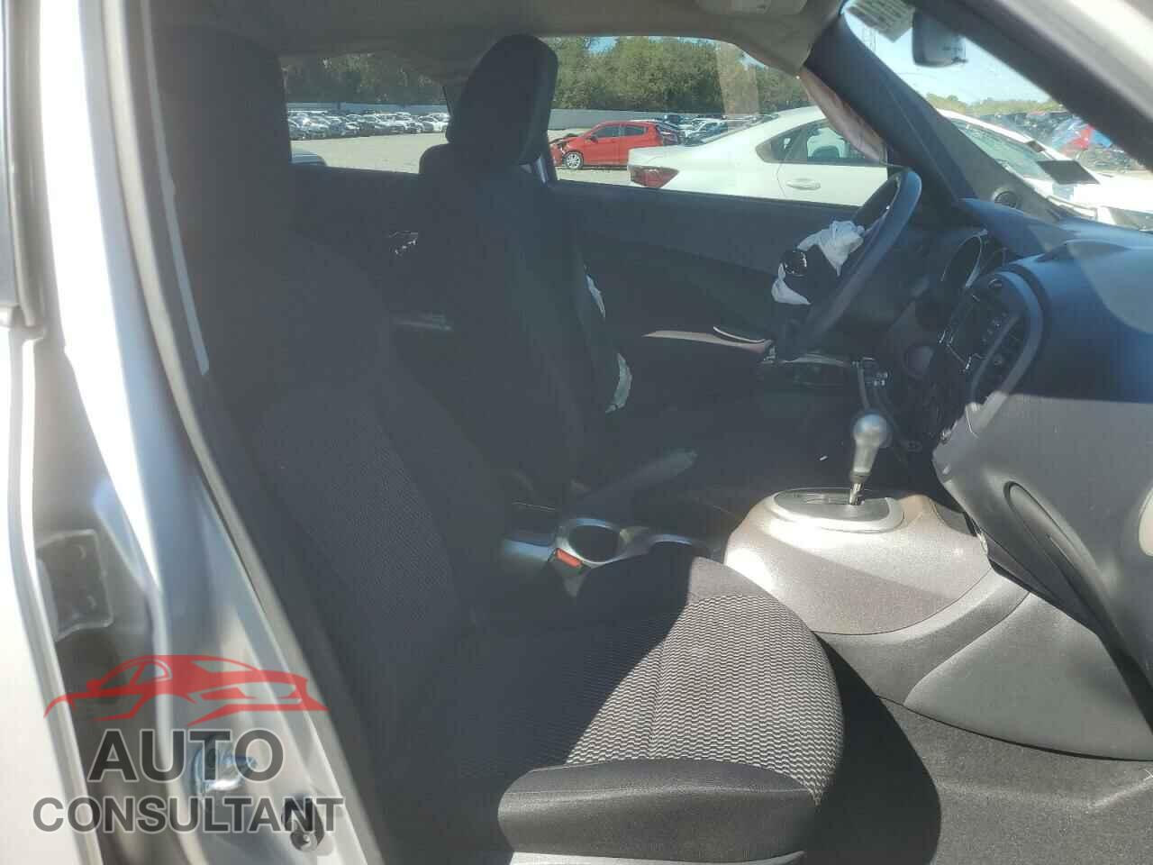 NISSAN JUKE 2017 - JN8AF5MR5HT704122