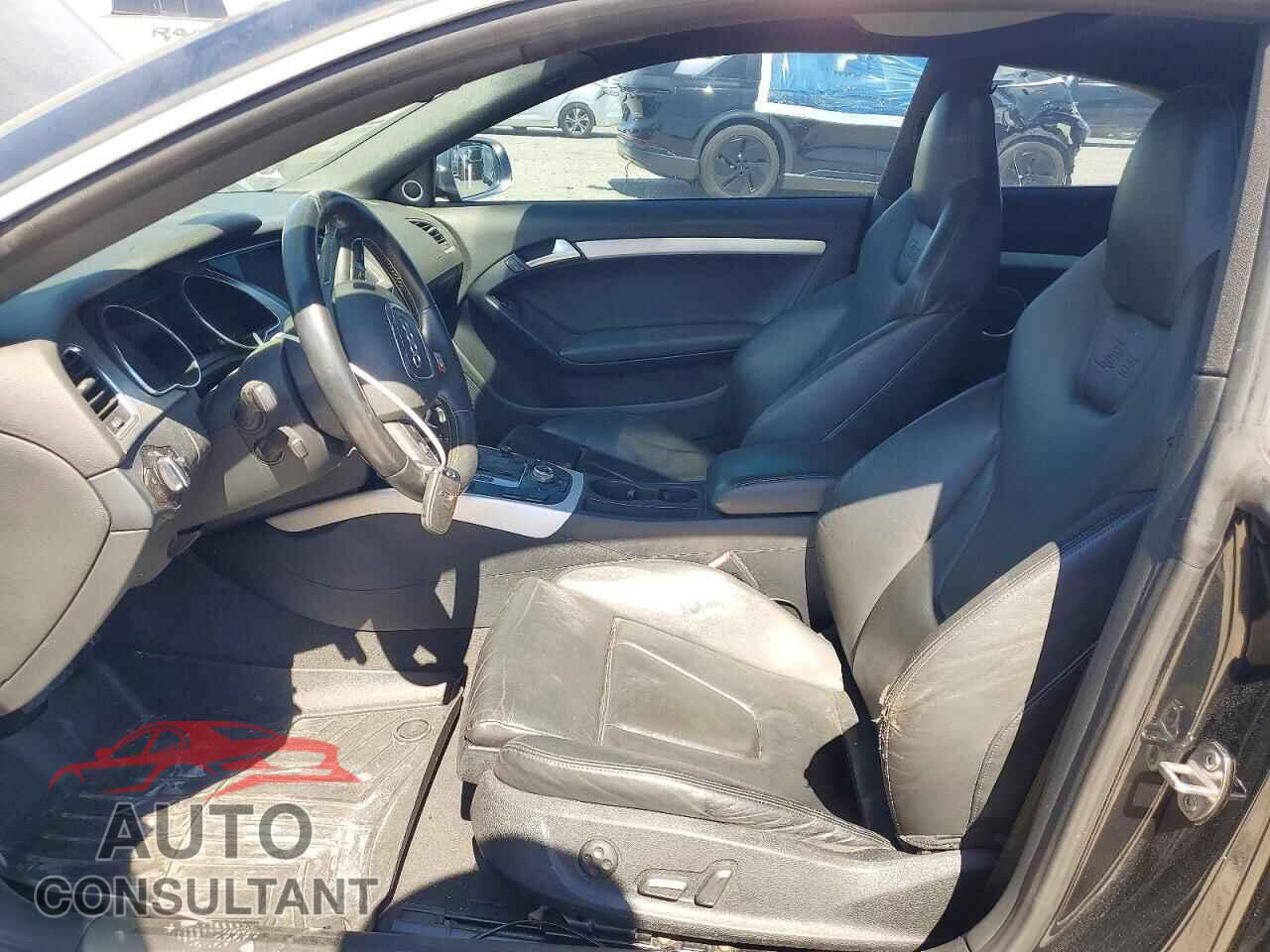 AUDI S5/RS5 2011 - WAUCVAFR2BA048071