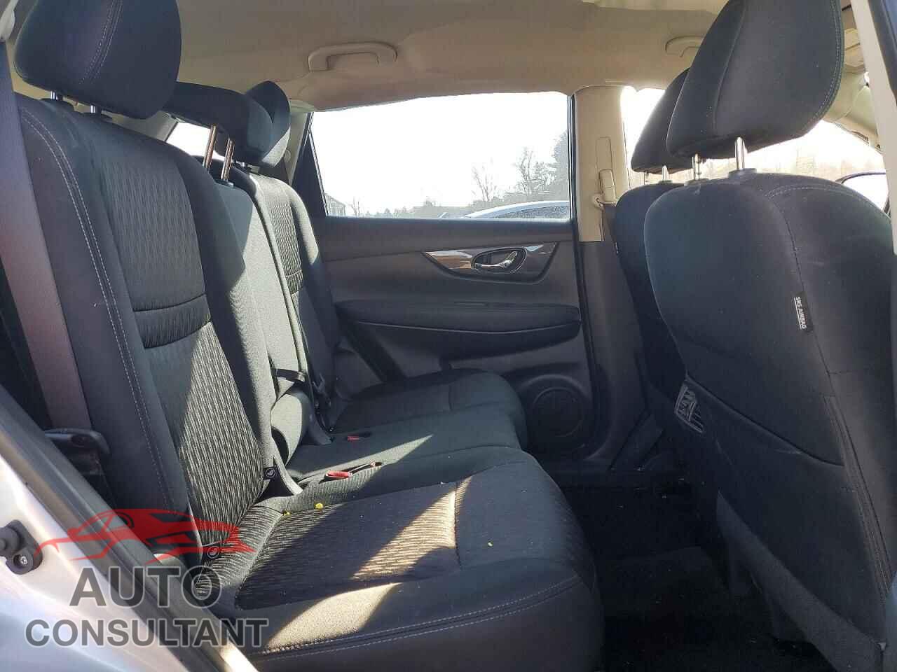 NISSAN ROGUE 2018 - KNMAT2MV9JP527556
