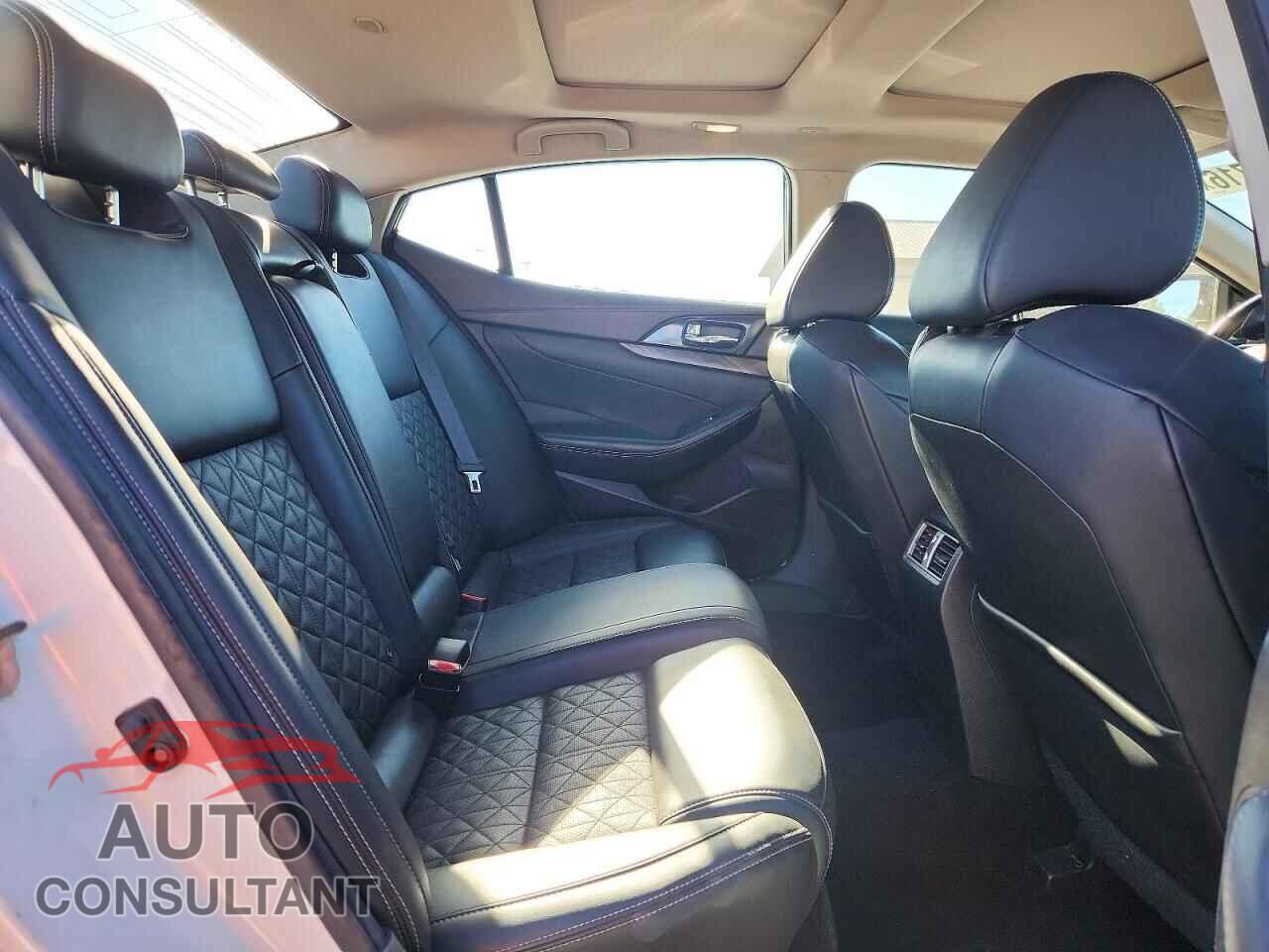 NISSAN MAXIMA 2017 - 1N4AA6AP1HC394530