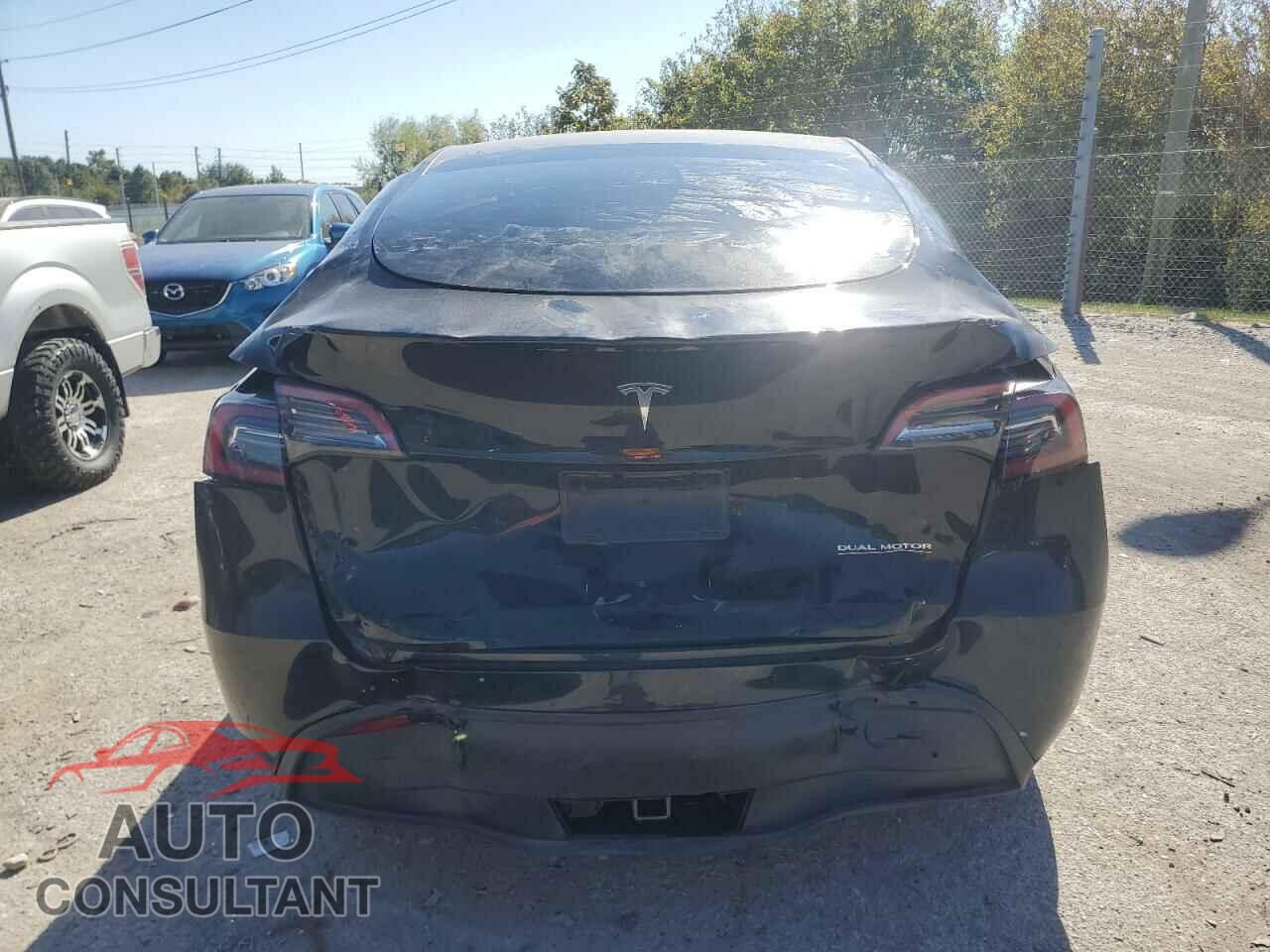 TESLA MODEL Y 2024 - 7SAYGDEF2RF043520