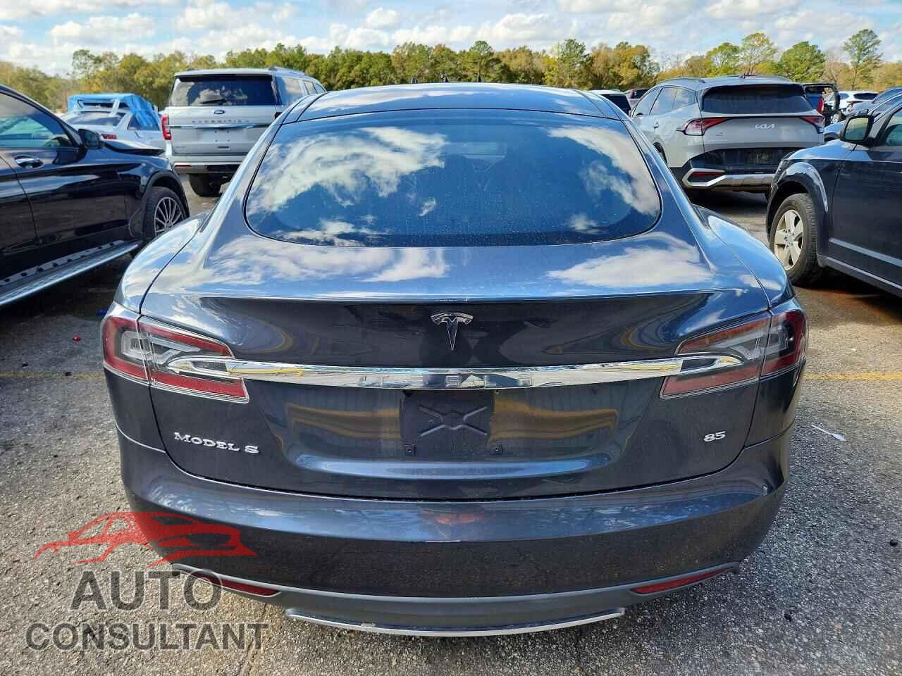 TESLA MODEL S 2015 - 5YJSA1E10FF116595