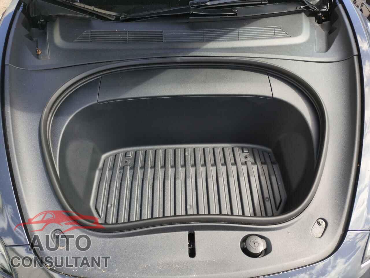 TESLA MODEL 3 2024 - 5YJ3E1EA0RF800401