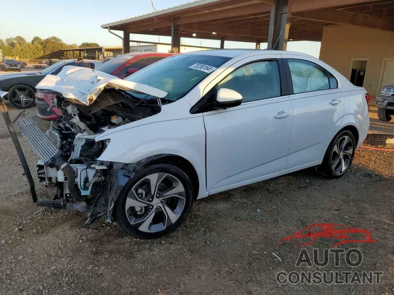 CHEVROLET SONIC 2017 - 1G1JF5SB2H4172073