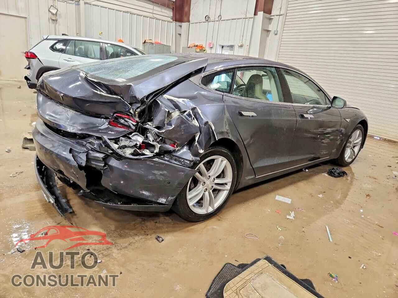 TESLA MODEL S 2015 - 5YJSA1E15FF114115