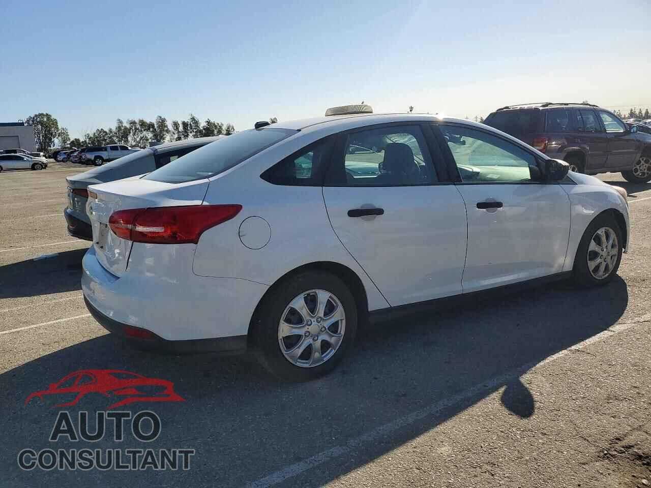 FORD FOCUS 2017 - 1FADP3E21HL329198