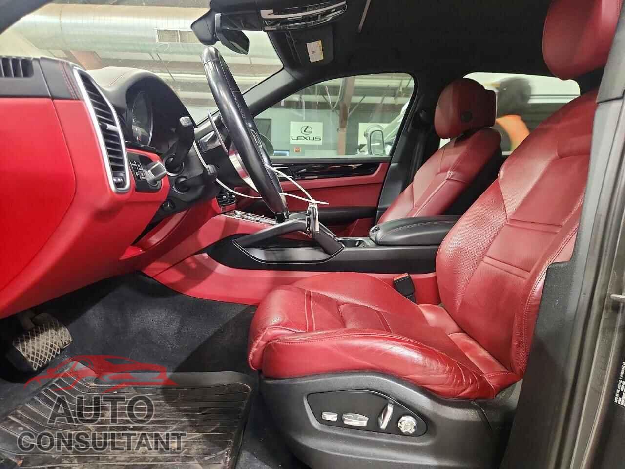 PORSCHE CAYENNE 2019 - WP1AA2AYXKDA08554