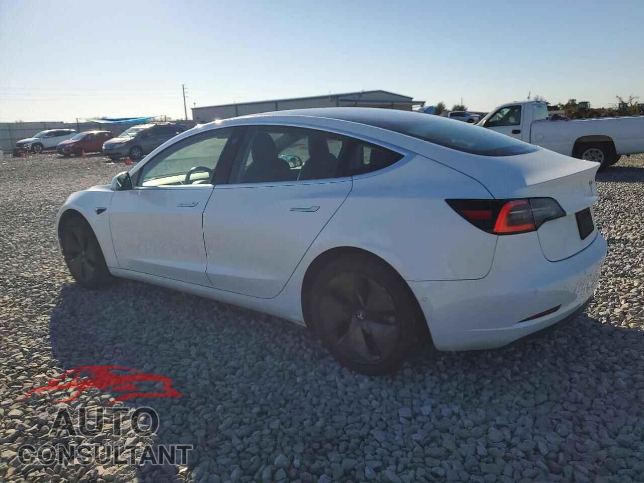 TESLA MODEL 3 2019 - 5YJ3E1EA2KF208407