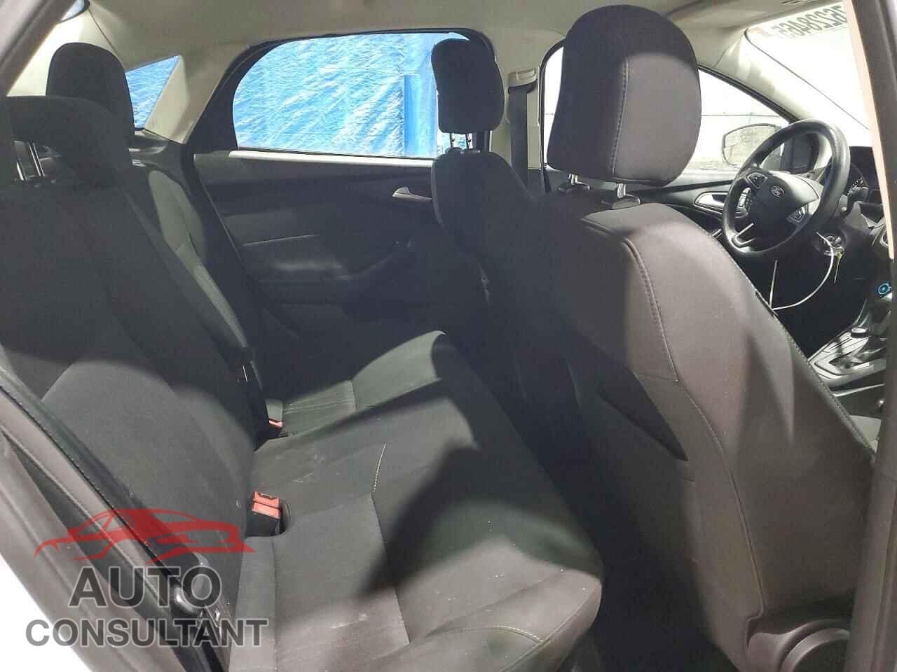 FORD FOCUS 2015 - 1FADP3F23FL381024