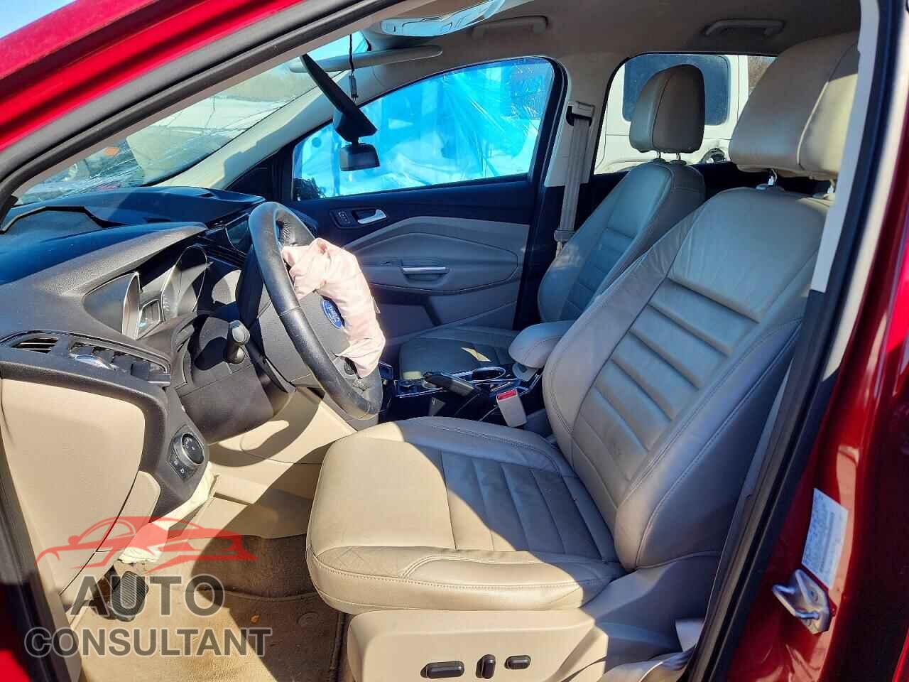 FORD ESCAPE 2016 - 1FMCU9J98GUC04207