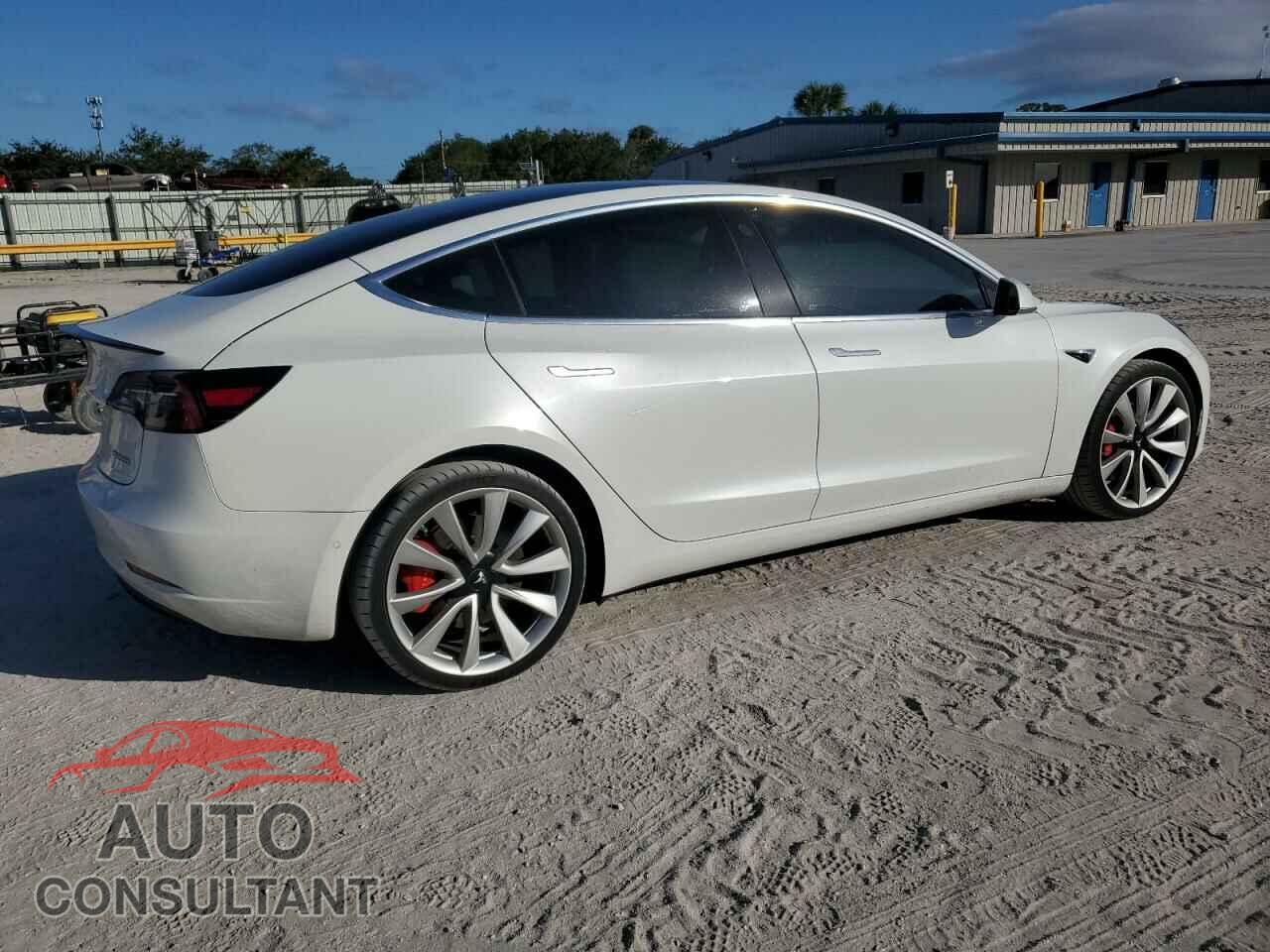 TESLA MODEL 3 2018 - 5YJ3E1EB8JF055779