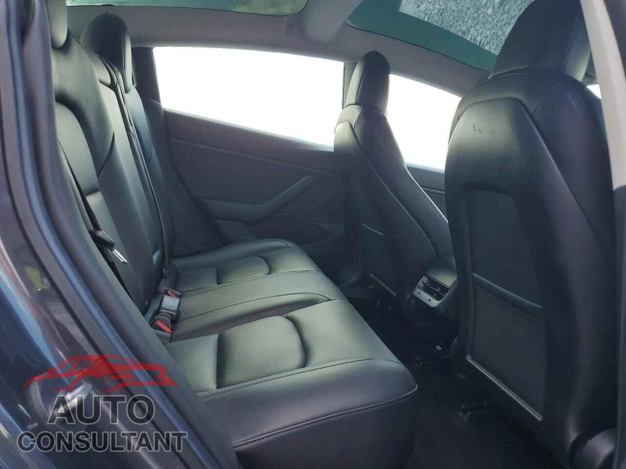 TESLA MODEL 3 2019 - 5YJ3E1EA3KF331245