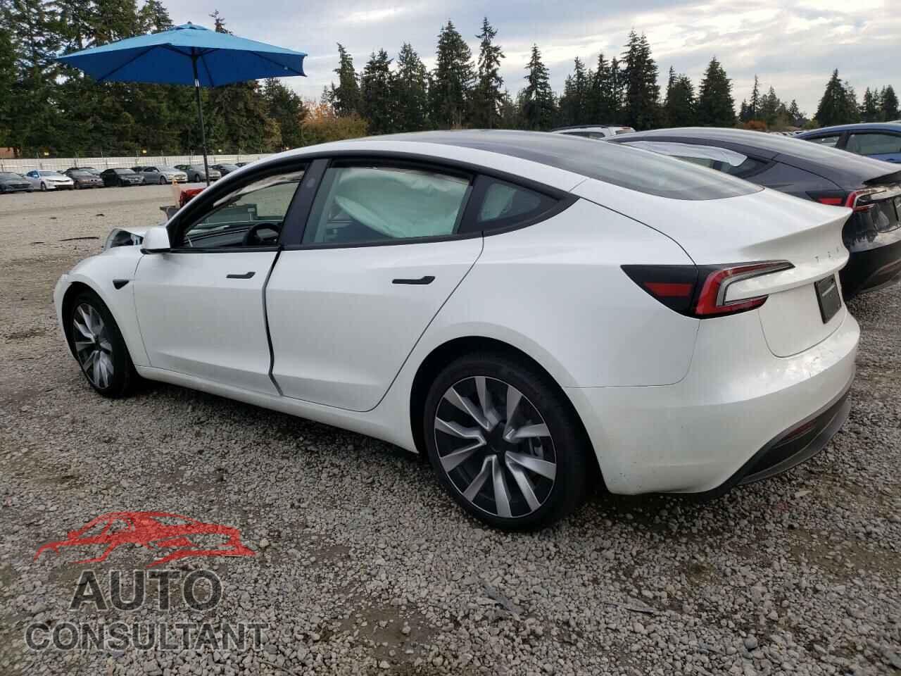 TESLA MODEL 3 2024 - 5YJ3E1EB3RF808971