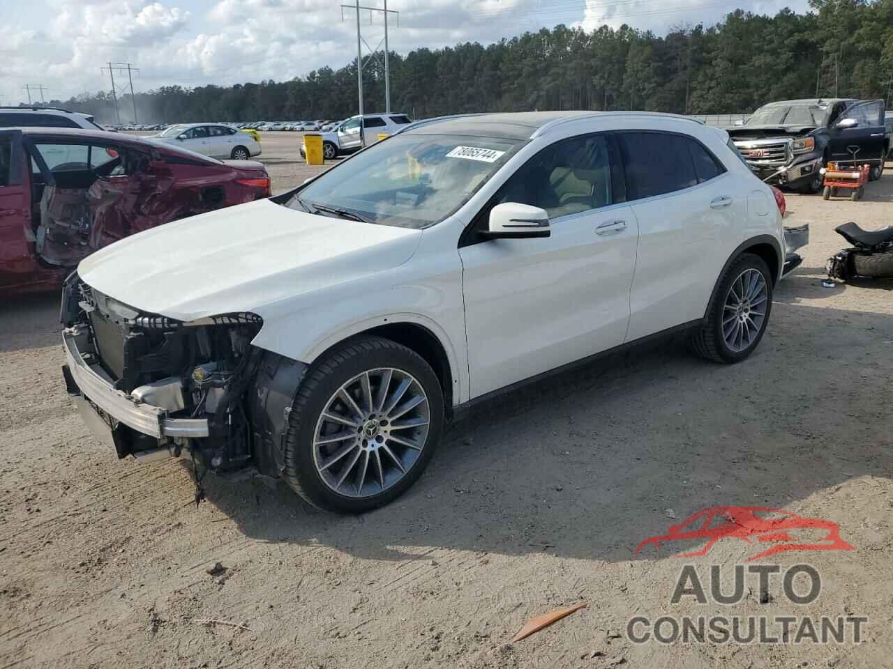 MERCEDES-BENZ GLA-CLASS 2018 - WDCTG4EBXJJ419117