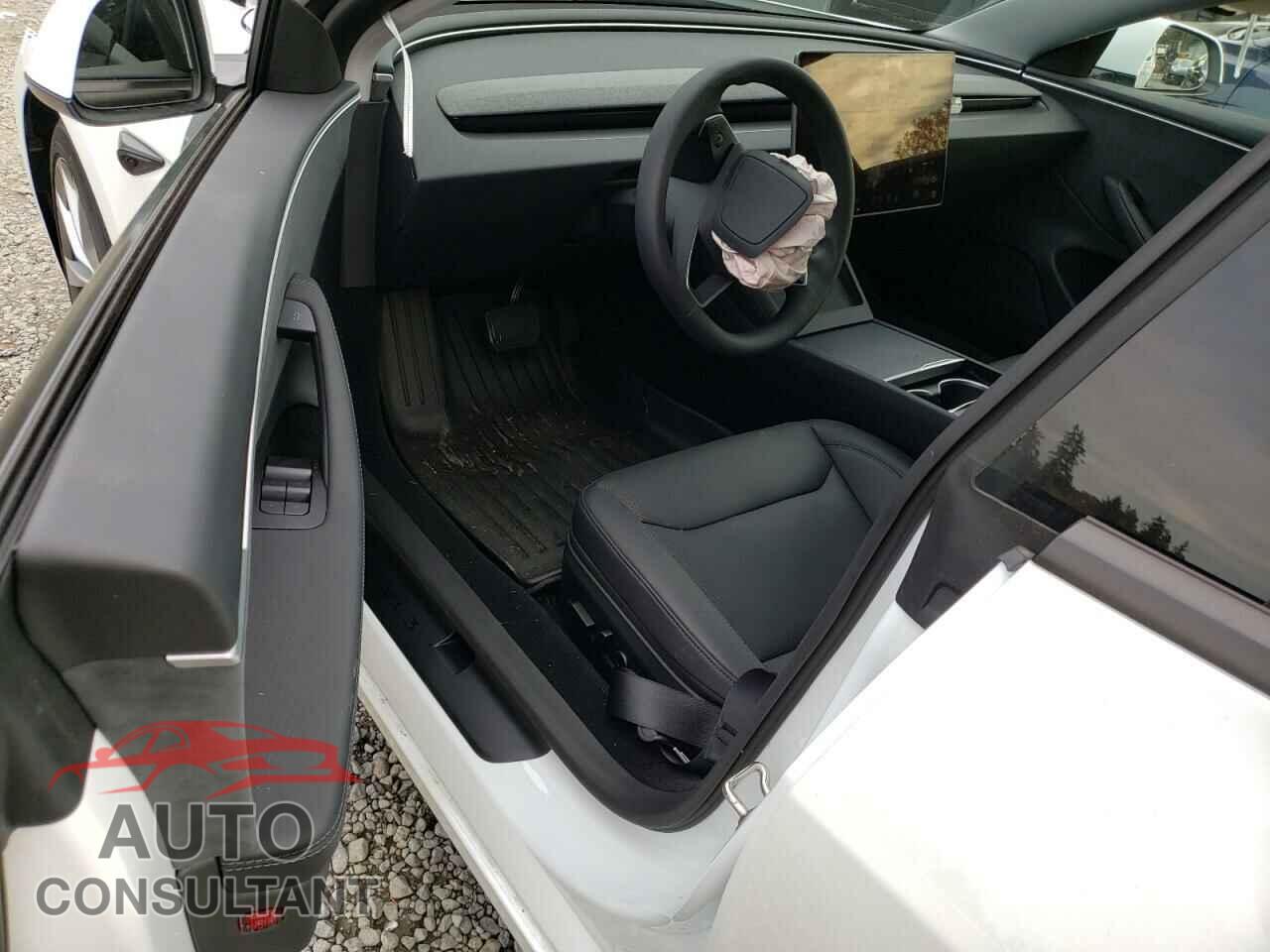 TESLA MODEL 3 2024 - 5YJ3E1EB3RF808971